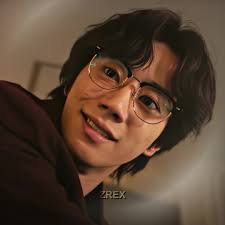 Lee Jun Young Shines in Geum Seongje Glasses