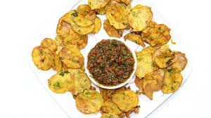 maru bhajias with chutney crispy