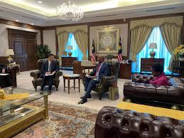 Elke dag worden duizenden nieuwe afbeeldingen van hoge kwaliteit toegevoegd. Kenya Embassy Malaysia On Twitter 1 3 The High Commissioner H E Amb Francis Muhoro Today 2nd September 2020 Paid A Courtesy Call To The Senior Minister And Minister Of International Trade And