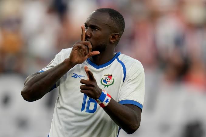 ceclio waterman suena para Peñarol de Uruguay