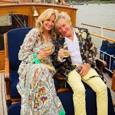 In 2014, she joined the itv lunchtime show loose women. Rod Stewart Susse Liebeserklarung An Seine Penny Promiflash De