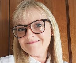 Mai Williamson's Instagram, Twitter & Facebook