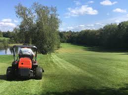 Lac lawn care dirba šiose srityse: Landscape Maintenance And Landscaping In Bromont And Lac Brome