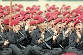 Setelah dua tahun berdinas di tni al, barulah seorang prajurit bisa mengajukan diri untuk ikut tes masuk korps tersebut. Dirgahayu Ke 68 Kopassus Berikut Sejarah Panjang Korps Baret Merah Halaman All Kompas Com