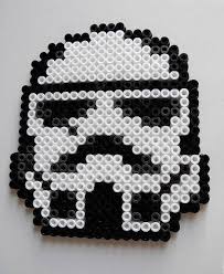 Deux Sous Verres Pour Tous Ceux Qui Veulent Afficher Fierement Leur Amour De La Saga Culte Un Dark Perler Beads Designs Melty Bead Patterns Pony Bead Patterns