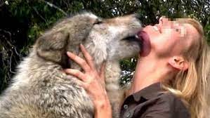 ¡se agregan nuevos videos cada minuto! Compravano Cani Per Farci Sesso Smascherate Quattro Donne Prima La Martesana