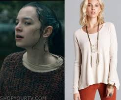 Natasha c 02 um otimo video dessa linda garota!! Esme Creed Miles Fashion Clothes Style And Wardrobe Worn On Tv Shows Shop Your Tv