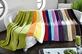 Sie ist watteweich, federleicht und wohlig wärmend. Fleecedecken Wolldecken Microfaserdecken Kuscheldecken Fleece Plaids Tagesdecken Bettdeko Bettlaufer Gastronomie Hotelbedarf