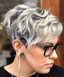 Curling short pixie haircut 2020 : How to curl sexy short hairstyle