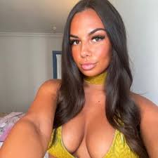 Devon Roberts (@devonrobertsxx)