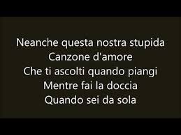 I thegiornalisti, trio pop romano, sono un gruppo dal sapore nostalgico, autori negli anni 2010 di una musica che rimanda alle sonorità di metà anni '80: Skitarrate Accordi Testi Questa Nostra Stupida Canzone D Amore Thegiornalisti