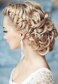 Only the hairs' limitations, and a stylist's lack of technique or imagination, limits what can be done with long hairstyles! Basic Nuances That You Should Know When Making A Wedding Hairstyle