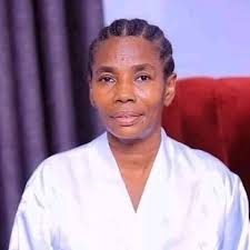 Bi.Sandra A.K.A Mama Diamond (Dangote) ilikuwa siku ya tarehe 8.06.1988  majira ya saa 12.09 walikutana na Abdul (Baba) maeneo ya Sinza. Bi.Sandra  A.K.A Mama Diamond (Dangote) alikuwa na kanga ya maua ya