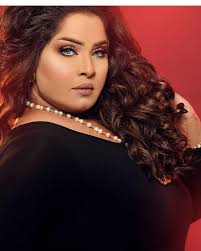 صور الفنانة هيا الشعيبي بعد عمليات التكميم والنحت مشاهير