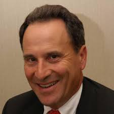 As graduands cross the stage during Fall Convocation 2025, they will be  joined by two honorary degree recipients whose inspiring careers and  personal journeys are being recognized by UM. This fall's recipients