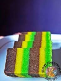 Resep kue lapis singkong ini bermacam variannya, ada yang lapis singkong keju juga buatan dari ncc. Resepi Kek Lapis Kukus Pelangi Resepi Merory Sedap Betul