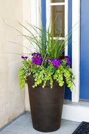 Terracotta makes look at front door flower pots, especially if you like regal look. Welcome Spring 17 Great Diy Flower Pot Ideas For Front Doors