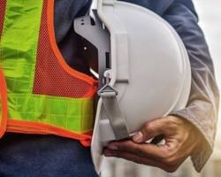 Una obra menor en curso, como la reparación de una pared o la instalación de un nuevo suelo.