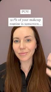 Erin Bateman's Instagram, Twitter & Facebook