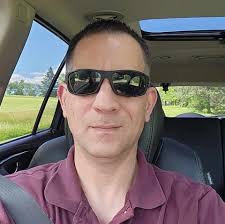 What's with all the women's from out of state? Says Illinois singles ppl!