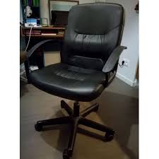 De bureau fauteuils de bureau lot de 4 chaises scandinaves blanches lorenzo matelas dormalit ergoconfort mendler meuble haut ikea mobilier de bureau pouf simili cuir pyroflam tectake. Ikea Chaise Bureau Personne Forte