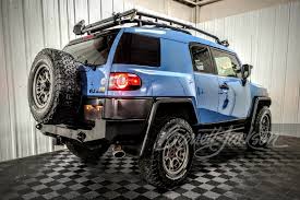 Used 2014 toyota fj cruiser with awd/4wd, tire pressure warning, audio and cruise. 2014 Toyota Fj Cruiser Custom Suv