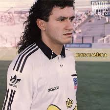 🇧🇴Marco Antonio Etcheverry uno de los más talentosos "10" de  🇨🇱Colo-Colo en la década de los 90. El diablo fue gran mediocampista del  Cacique entre 1993 y 1995. Campeón Primera División 1993