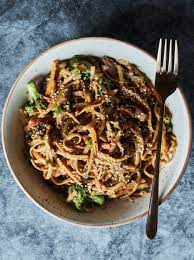 Peanut Sauce Udon Noodles Creamiest 20 Minutes Noodles Recipe Vegan Recipes Plant Based Udon Noodles Vegan Recipes