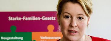Ergebnis der prüfung war, dass die arbeit verstöße gegen die praxis guter wissenschaft enthalte. Giffeys Doktorarbeit Abschlussbericht Findet 238 Plagiate