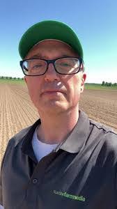 Amit Lekhi's Instagram, Twitter & Facebook