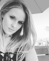 Bio/Contact — Carrie Esser