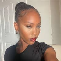 Lisa Wingard's Instagram, Twitter & Facebook