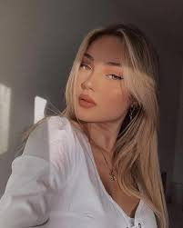 Selfie Lightroom Mobile And Desktop Presets Dng Presets Iphone Presets Traveler Presets Mobile Presets Instagram Filters Vsco Filter Hair Styles Aesthetic Hair Makeup Looks