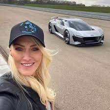 Shelby Moon (@shelby.moon26)