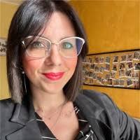 100+ profili “Deborah”