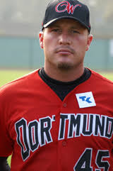 Trevor Howell stays with Dortmund Wanderers