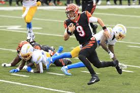 Burrow suffered a torn left acl and mcl last november. Bengals Qb Joe Burrow Impresses Chargers But Can T Beat Them Los Angeles Times