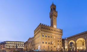 Der palazzo vecchio, das rathaus von florenz, fällt sofort durch seinen markanten turm auf. Schoner Platz Vor Allem Abends Palazzo Vecchio Florenz Reisebewertungen Tripadvisor