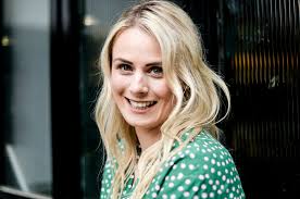 Natalie Miles's Instagram, Twitter & Facebook