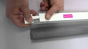 Découvrez pas à pas dans cette vidéo comment installer votre. Remplacer Une Toile De Moustiquaire Enroulable Youtube
