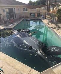 15 Autofahrer Die Wirklich Also Wirklich Nicht Auf Die Strasse Gehoren Lustige Humor Bilder Lustige Witze Humor Lustig