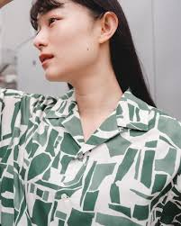 くすみグリーンのペイントシャツはオーバーサイズでさらっと着こなす【MACKINTOSH PHILOSOPHY “GREY LABEL” SPECIAL  SNAP NO.2】