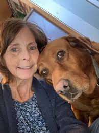 Hello everyone. 👋 Newbie here. I'm Sandra, 34 years old and live in  Germany. I read all of my books in English. In the picture you can see my  way of relaxing