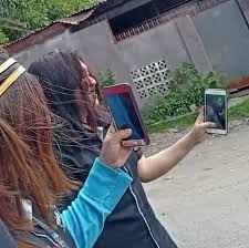 Gambar dengan ukuran tsb sangatlah cocok untuk dipakai untuk wa story karena gambar akan terlihat full feed (satu layar penuh), sehingga pesan yang termuat dalam gambar tsb akan tersampaikan ke pembeli dengan cara yang lebih elegan. Kisah Remaja Update Status Wa Berujung Celaka