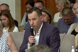 Glumac nenad jezdić dobitnik je nagrade raša plaović za 2019. Objavljujemo Rat Najvecem Neprijatelju Nase Zemlje Danasnji Govor Glumca Nenada Jezdica Dugo Ce Se Pamtiti Sve