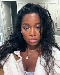 Shonda Davis's Instagram, Twitter & Facebook