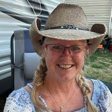 Elisa Corcoran's Instagram, Twitter & Facebook