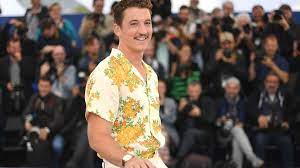 Maverick' has cast miles teller as the son of goose. Auf Hawaii Top Gun Star Miles Teller Hat Geheiratet Promiflash De
