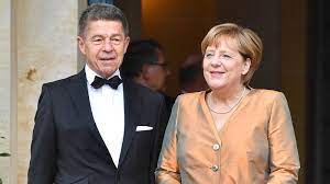 Check spelling or type a new query. Angela Merkel Mann Wohnung Urlaub So Lebt Die Kanzlerin Privat Intouch