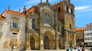 Situada na baixa da cidade, foi reedificada pelo bispo de lamego d. Se Catedral De Lamego Www Visitportugal Com